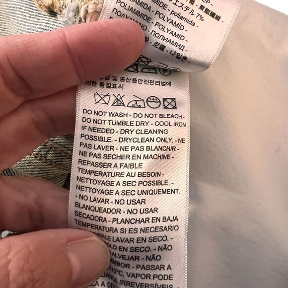 Anthropologie Levi's embroidered jean jacket S - Picture 8 of 16